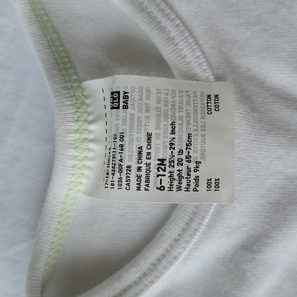 Bundle of 3 Uniqlo Baby Bodysuits - Picture 3 of 6